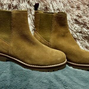 Crown Vintage Tan Sole Suede Short Boots